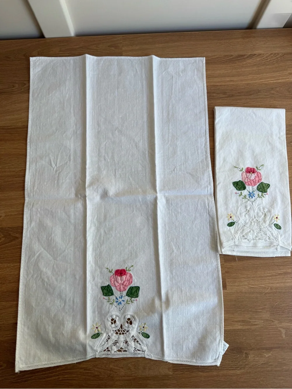 Vintage Hand Embroidered 100% Cotton Tea Towels Set of 2 Battenberg Lace Rose